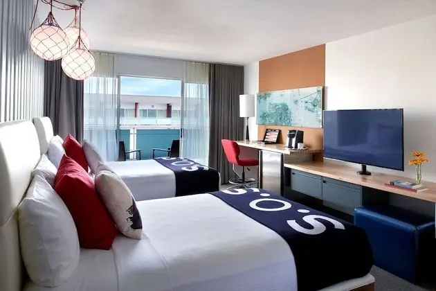 Deluxe Room, Partial Bay View, 2 Double Beds, Balcony,