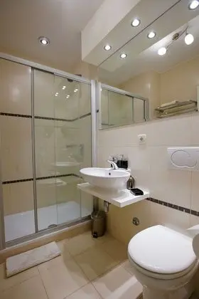 Comfort Tek Büyük Yataklı Oda