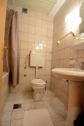 Classic Tek Büyük veya İki Ayrı Yataklı Oda