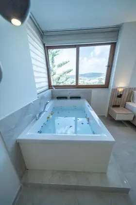Executive Suite, Deniz Manzaralı, Jakuzili (2 Kişilik)