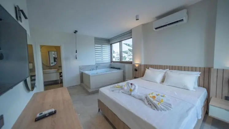 Executive Suite, Deniz Manzaralı, Jakuzili (2 Kişilik)