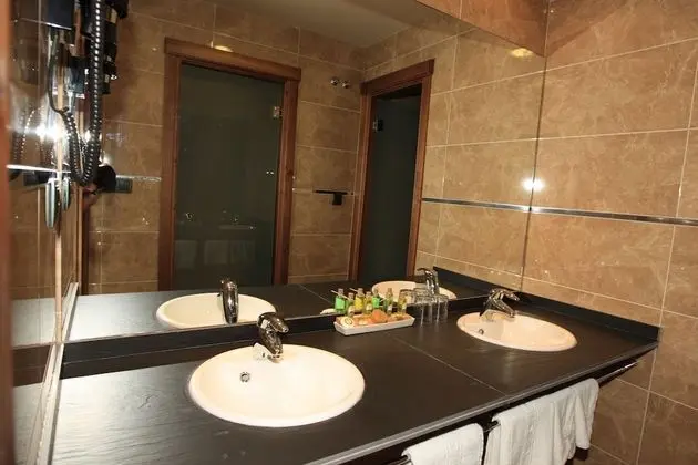 Tek Büyük veya İki Ayrı Yataklı Oda