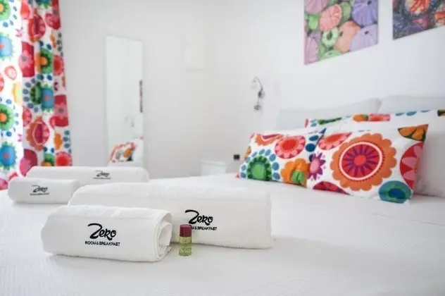 Basic Tek Büyük Yataklı Oda (External Bathroom - Room 4)