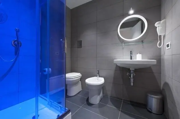 Basic Tek Büyük Yataklı Oda (External Bathroom - Room 4)