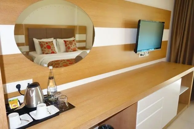 Deluxe Triple Room, Bahçe Manzaralı, Balkonlu