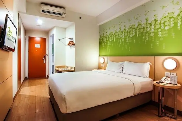 Zest Queen Room