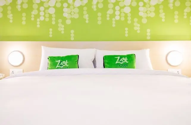 Zest Queen Room