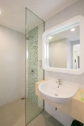 Zest Queen Room