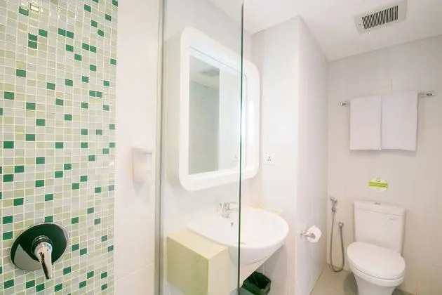 Zest Queen Room