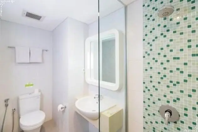 Zest Queen Room