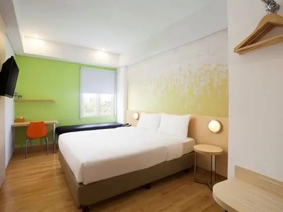 Zest Queen Room