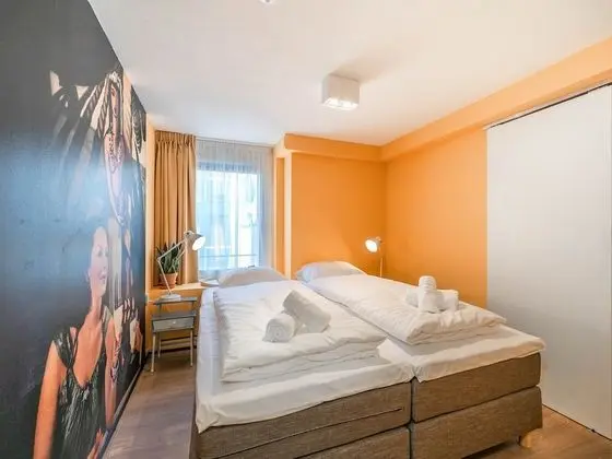Economy Tek Büyük Yataklı Oda (102 Mellow Yellow)