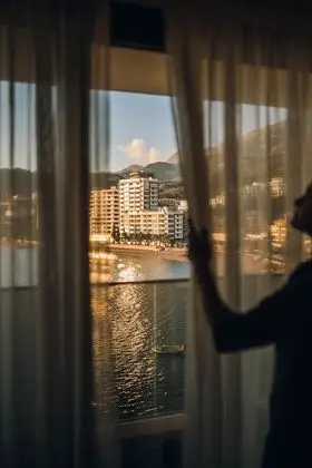 Apart Daire, 1 En Büyük (King) Boy Yatak, Deniz Manzaralı