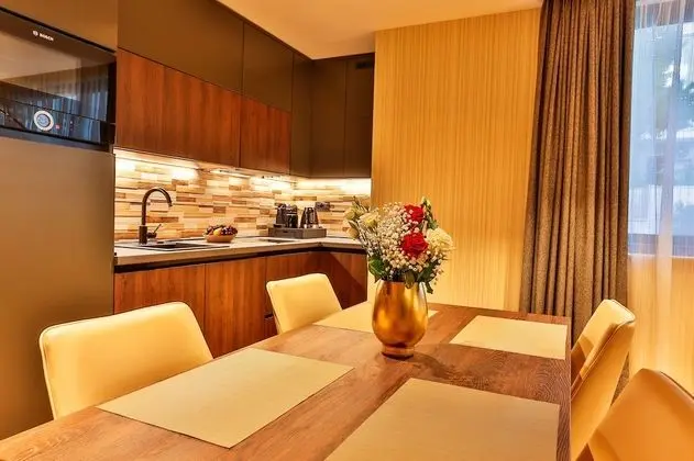 Apart Daire, 1 En Büyük (King) Boy Yatak, Deniz Manzaralı