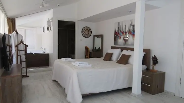 Deluxe Üç Kişilik Oda