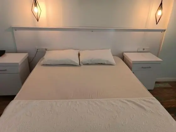 Üç Kişilik Oda