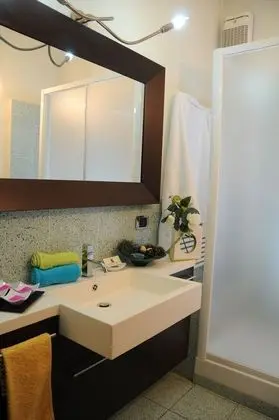 Üç Kişilik Oda, Ortak Banyo