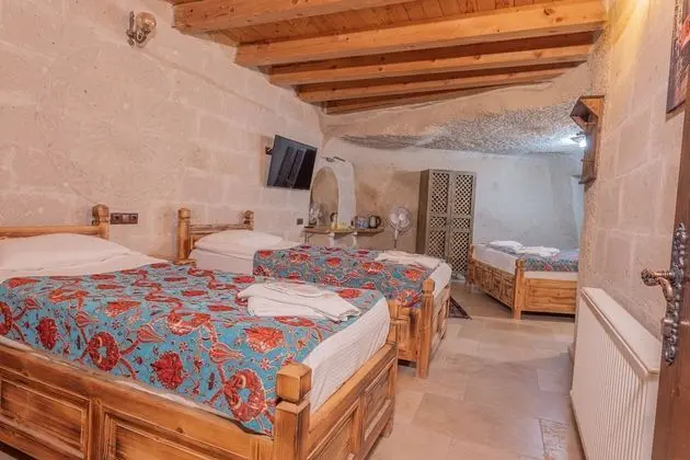Junior Family Cave Suite