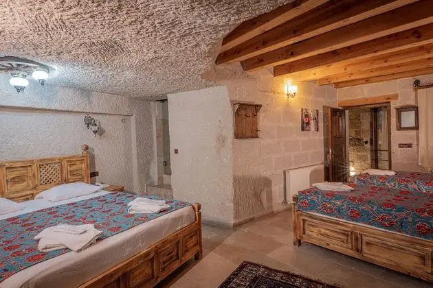 Junior Family Cave Suite