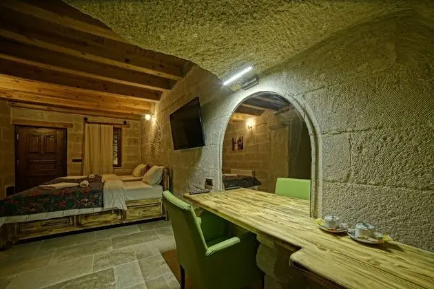 Junior Family Cave Suite