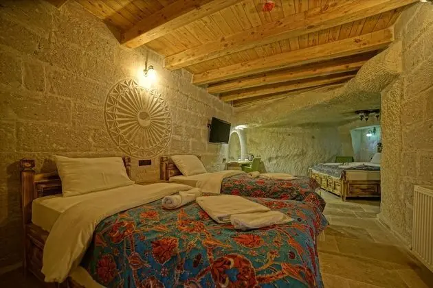Junior Family Cave Suite
