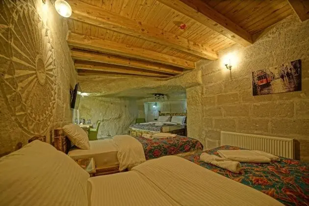 Junior Family Cave Suite