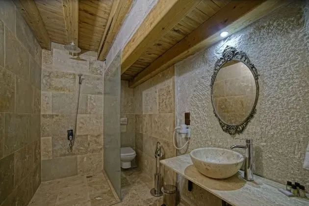Junior Family Cave Suite