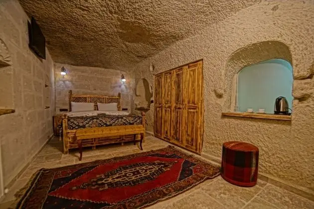 Standard Cave Room