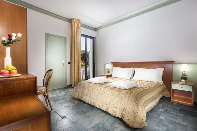 Tek Büyük Yataklı Oda, Balkon