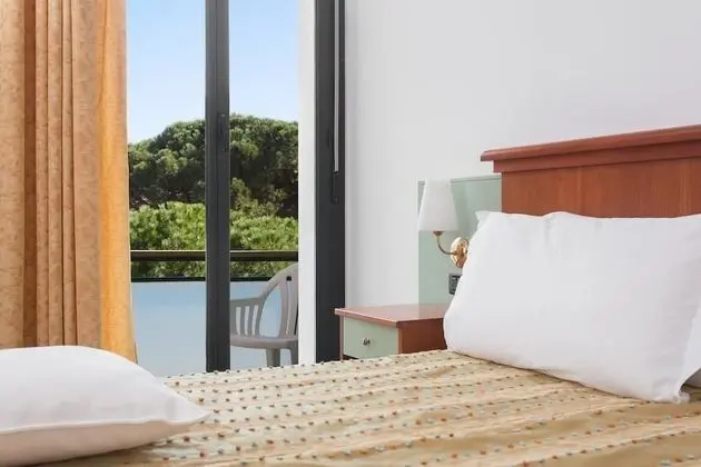 Tek Büyük Yataklı Oda, Balkon