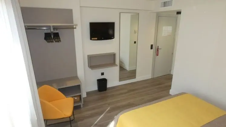 Tek Büyük Yataklı Oda