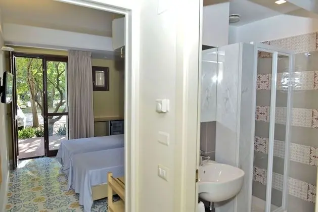 Tek Büyük veya İki Ayrı Yataklı Oda, Balkon