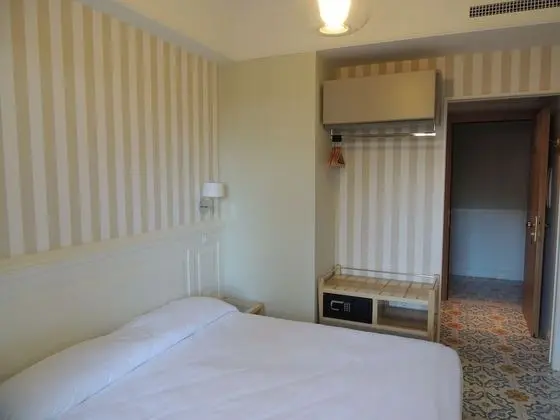 Tek Büyük veya İki Ayrı Yataklı Oda, Balkon