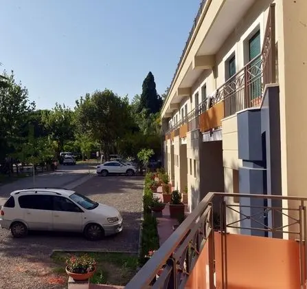 Tek Büyük veya İki Ayrı Yataklı Oda, Balkon