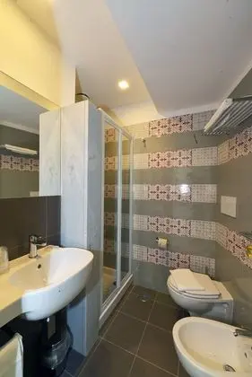 Tek Büyük veya İki Ayrı Yataklı Oda, Balkon