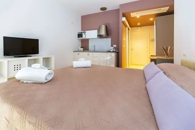 Classic Tek Büyük Yataklı Oda