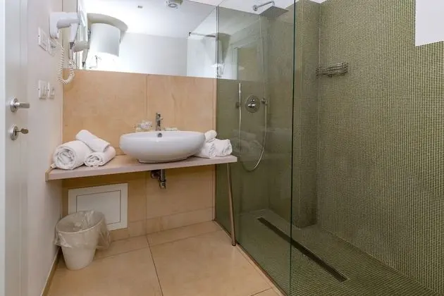 Classic Tek Büyük Yataklı Oda