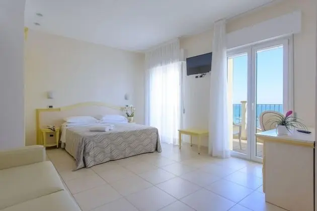 Junior Stüdyo Süit, Kısmi Deniz Manzaralı