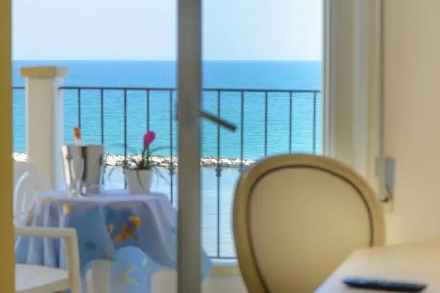 Superior Tek Büyük Yataklı Oda, Deniz Manzaralı