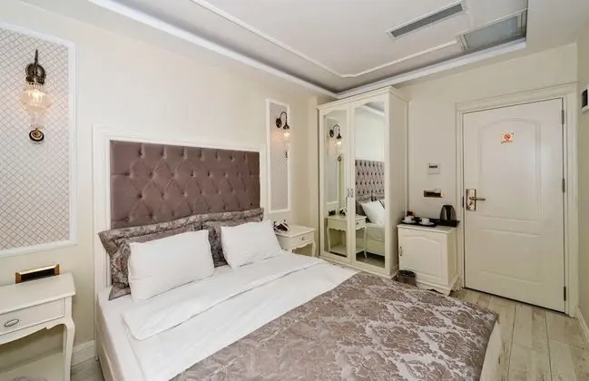 Standard Tek Büyük veya İki Ayrı Yataklı Oda