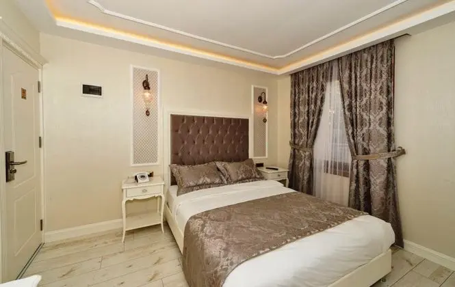 Çift Kişilik, Bahçe Manzaralı