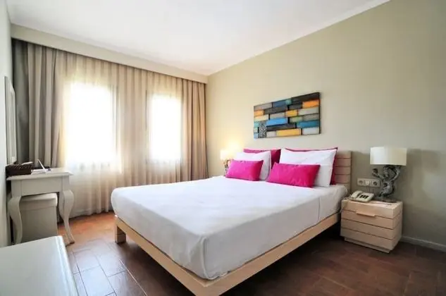 https://imagessl.etstur.com/files/images/hotelImages/test/TR/51858/l/CF9EE23D5DC3455FAEF02A60524124A5.jpg