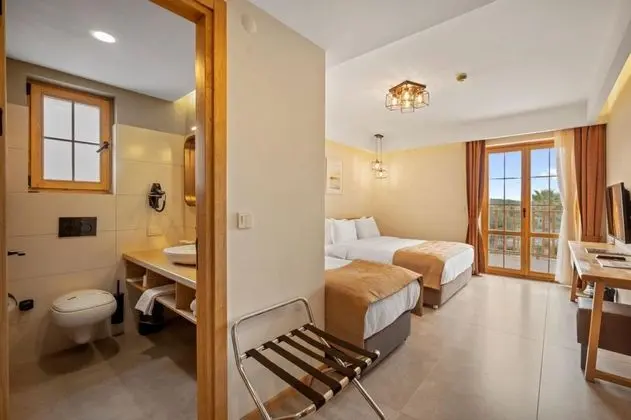 Triple, Dağ Manzaralı, Balkonlu