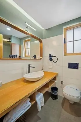 Triple, Dağ Manzaralı, Balkonlu