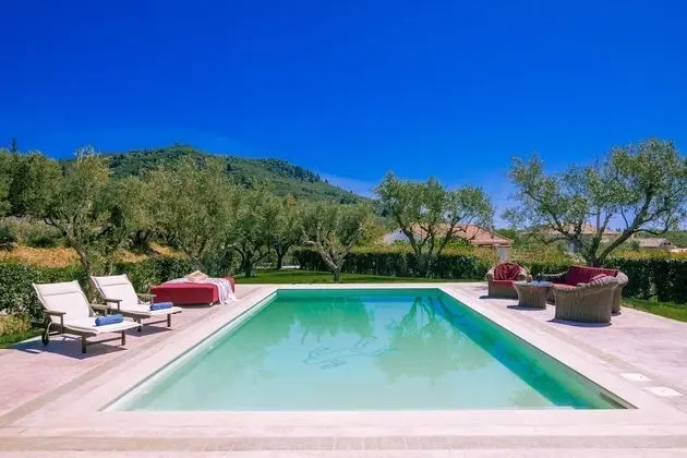 Villa, 4 Yatak Odası, Şömine