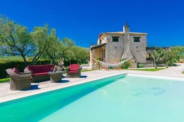 Villa, 4 Yatak Odası, Şömine