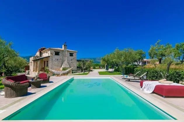 Villa, 4 Yatak Odası, Şömine
