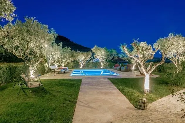 Villa, 4 Yatak Odası, Şömine