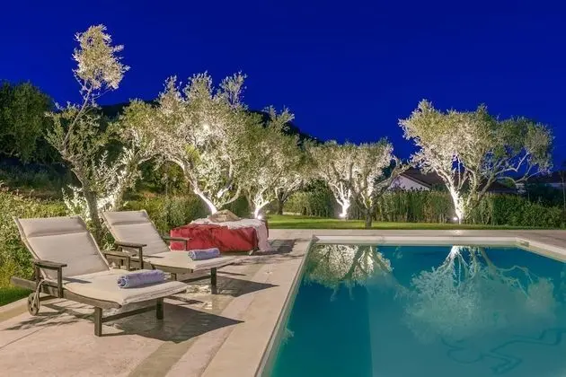 Villa, 4 Yatak Odası, Şömine