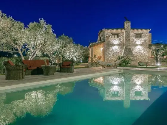 Villa, 4 Yatak Odası, Şömine